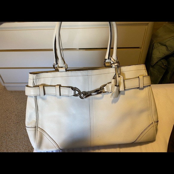 Coach Handbags - Coach tote